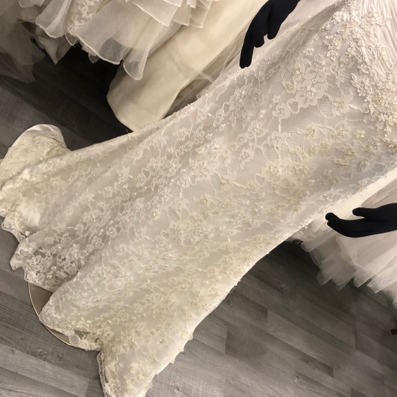 Lace wedding gown for sale - Picture 4 of 8